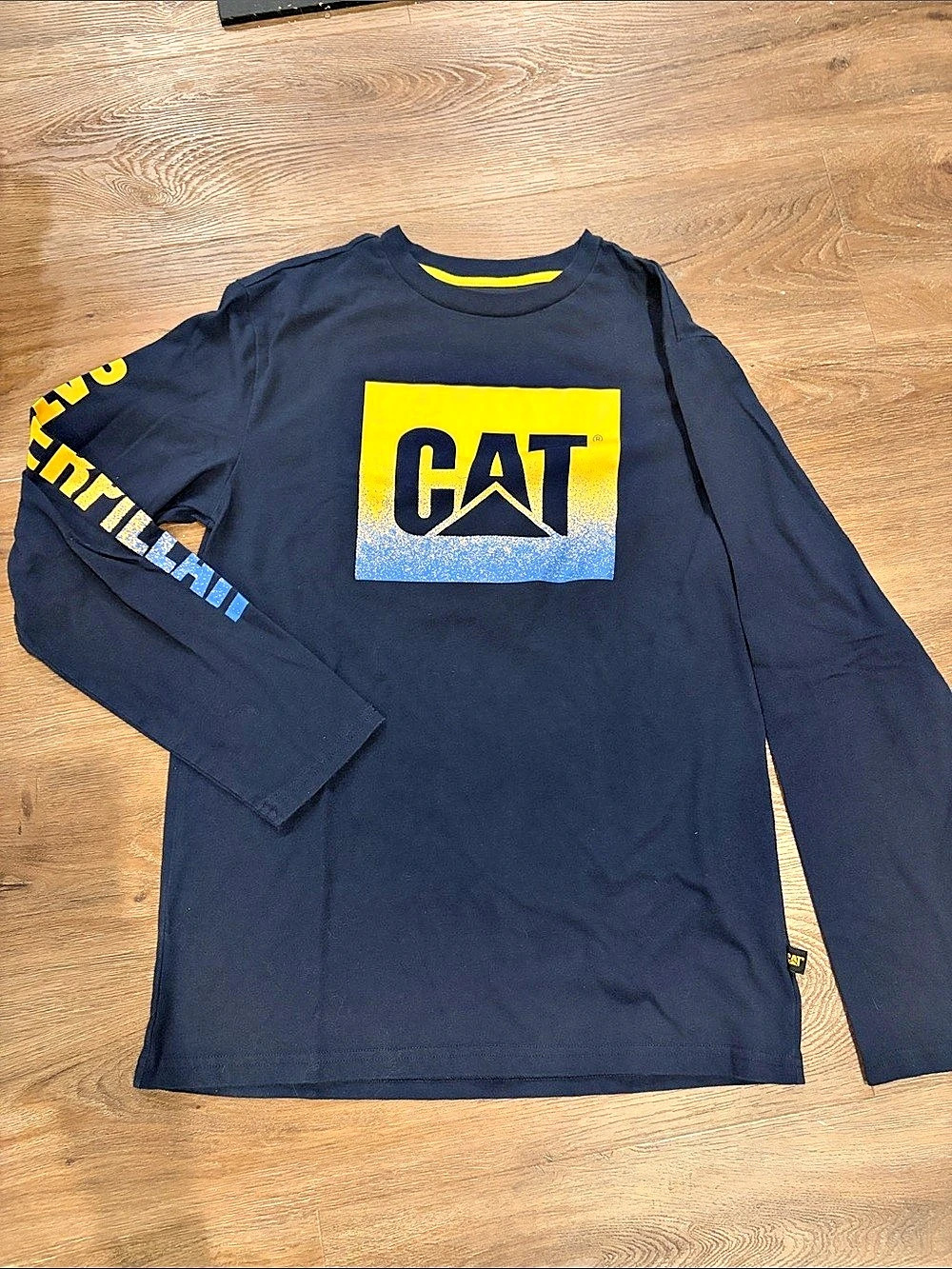 Caterpillar Trademark Banner Long Sleeve Tee Boys youth L & XL